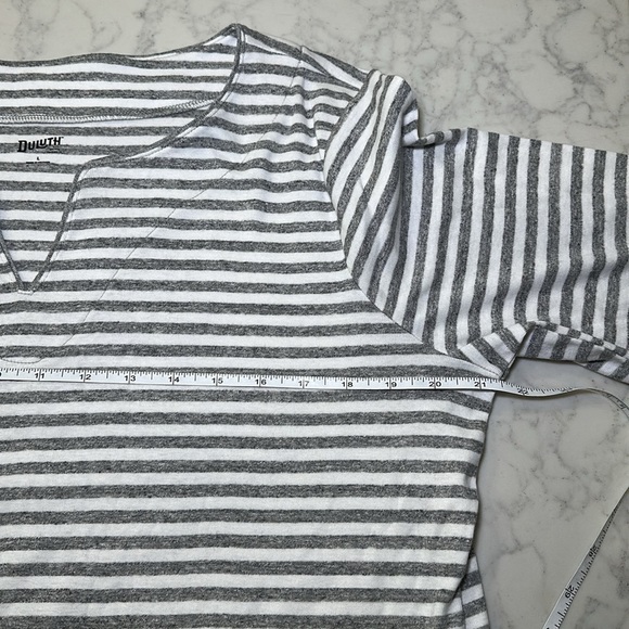 Duluth Trading Co Women’s Longtail T Tunic Grey White Stripe Size Large - Picture 5 of 6